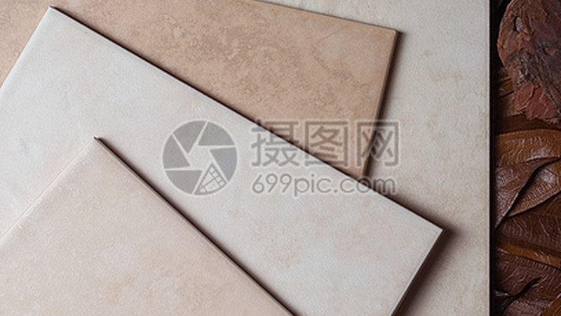 在选购瓷砖时，如何准确计算所需瓷砖的面积，避免浪费和不足呢？以下是一些建议：