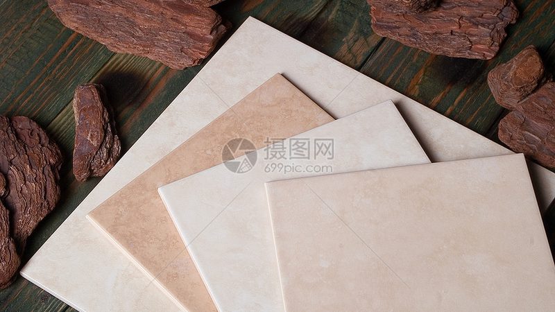 卫生间瓷砖材质分类与差异解析**